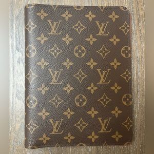 LOUIS VUITTON DESK AGENDA COVER - sold out & comes w/ disc rings and dashboards